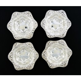 Set Of 4 Meriden Britannia Co Sterling Silver Repousse Floral Nut Dishes 2.5"